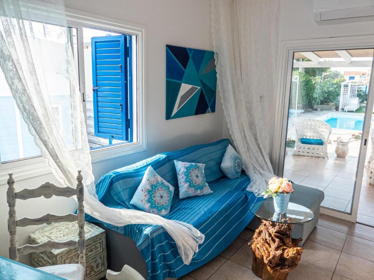 Greek Island Style 2 Bedroom Villa With Pool Next To The Sea Larnaca Ngoại thất bức ảnh